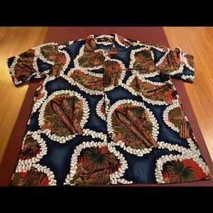 Royal creations Hawaiian button up mens top.